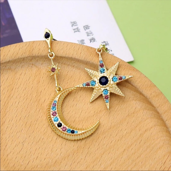 Mismatched star earrings - Picture 2 of 4